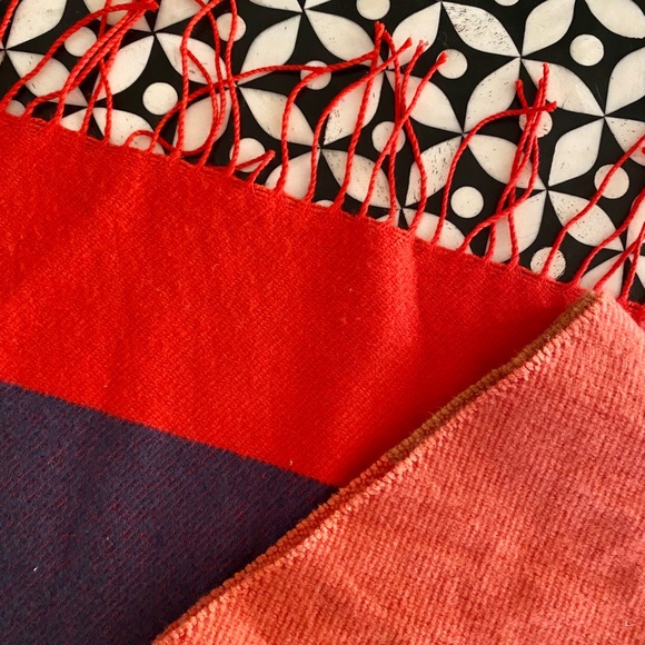 Gap Multi-Color Scarf - Picture 3 of 4